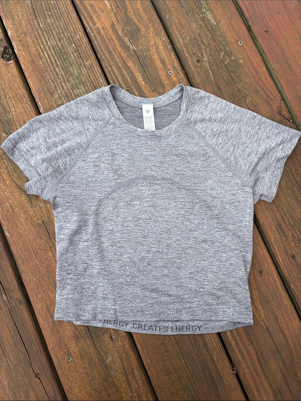 Lululemon Women's Gray Athletic Crop Top - ENERGY CREATES ENERGY